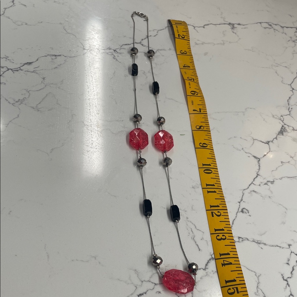 Elegant Pink and Black Beaded Necklace